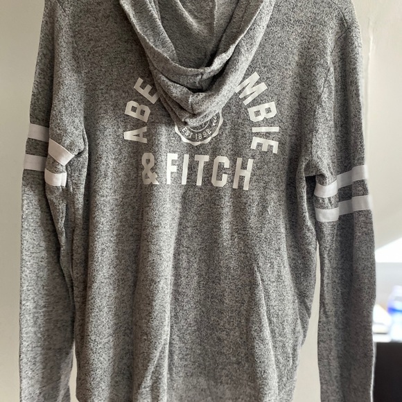 Amberombie & Fitch - Picture 2 of 2